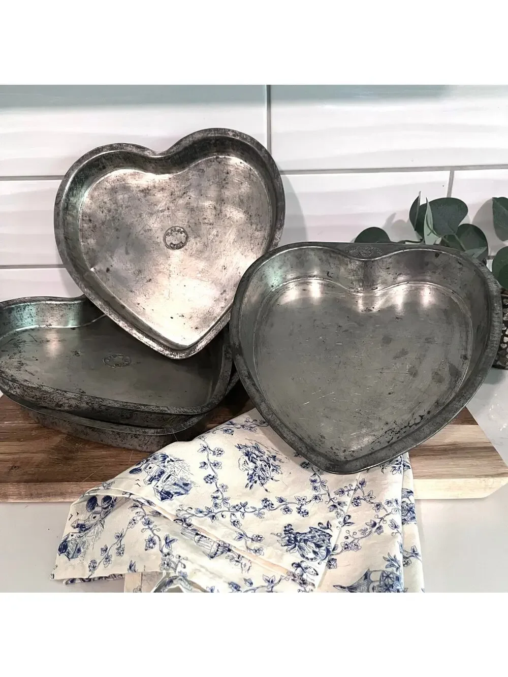 Lot of 4 Vintage Aluminum Heart Baking Pan Kitchen Decor Bake King Malco Ware